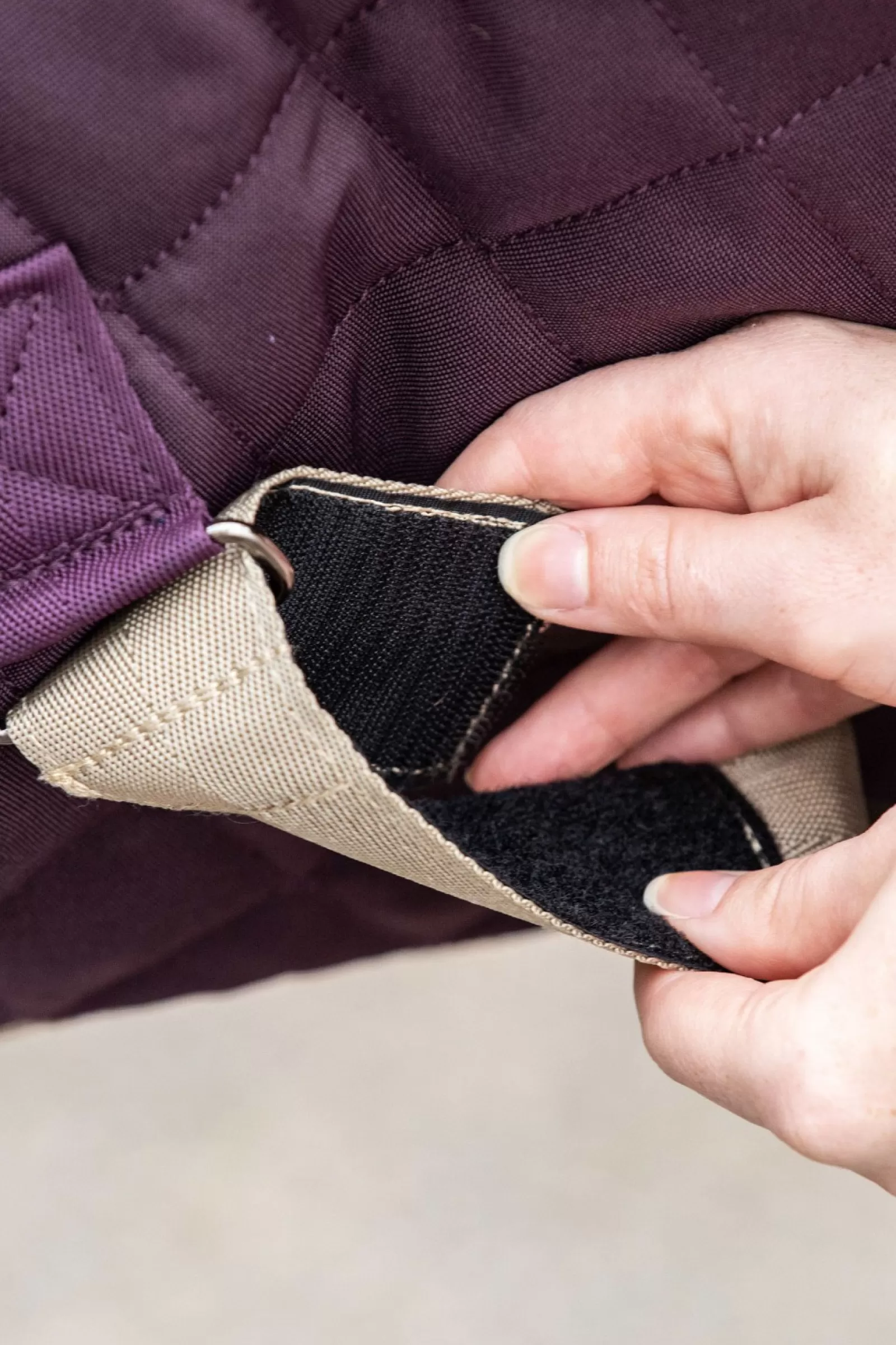 horseware Derka Stajenna Amigo Stable Plus Med Disc Z Odpinanym Kapturem, 200G